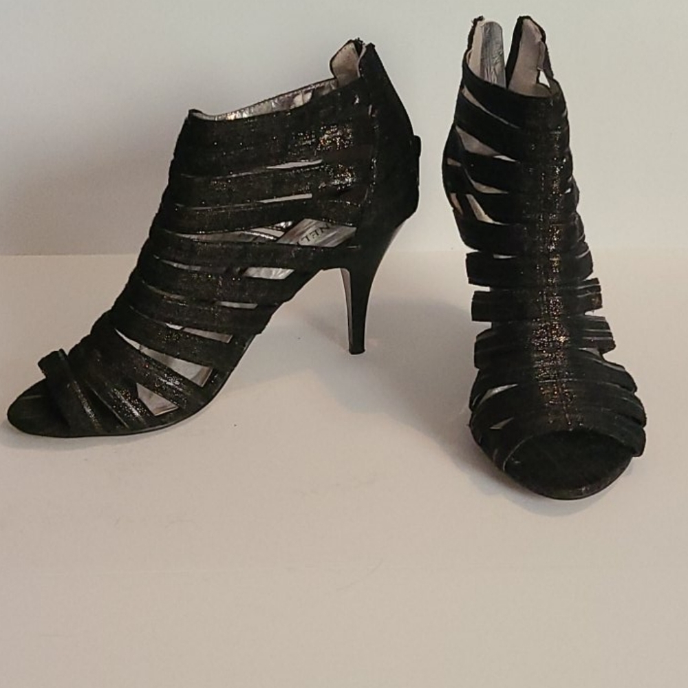 Simonelli heels              (LB#1)
